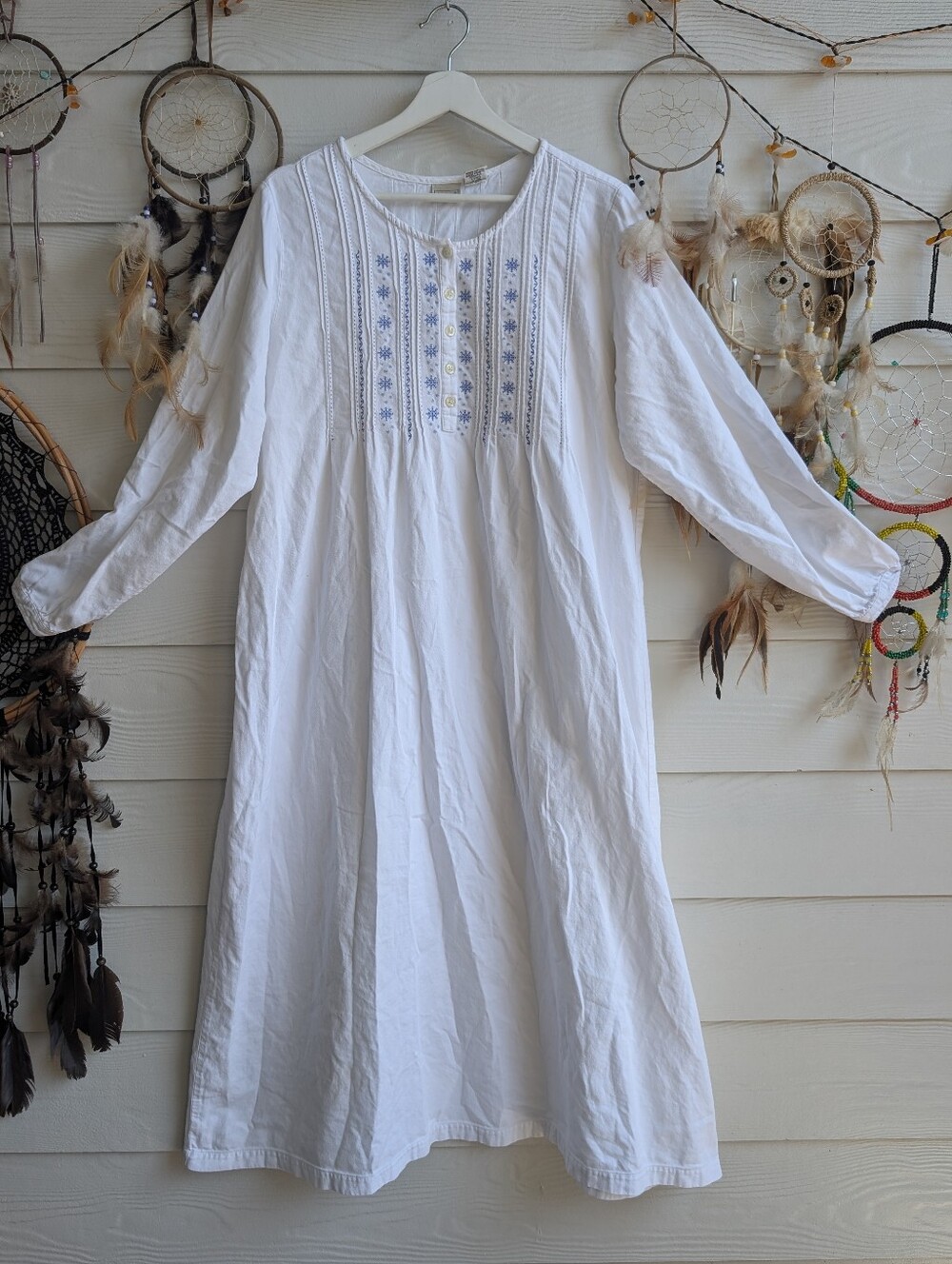 LL Bean Vtage Womens Long cotton Nightgown Victorian  Embroidered Cotton